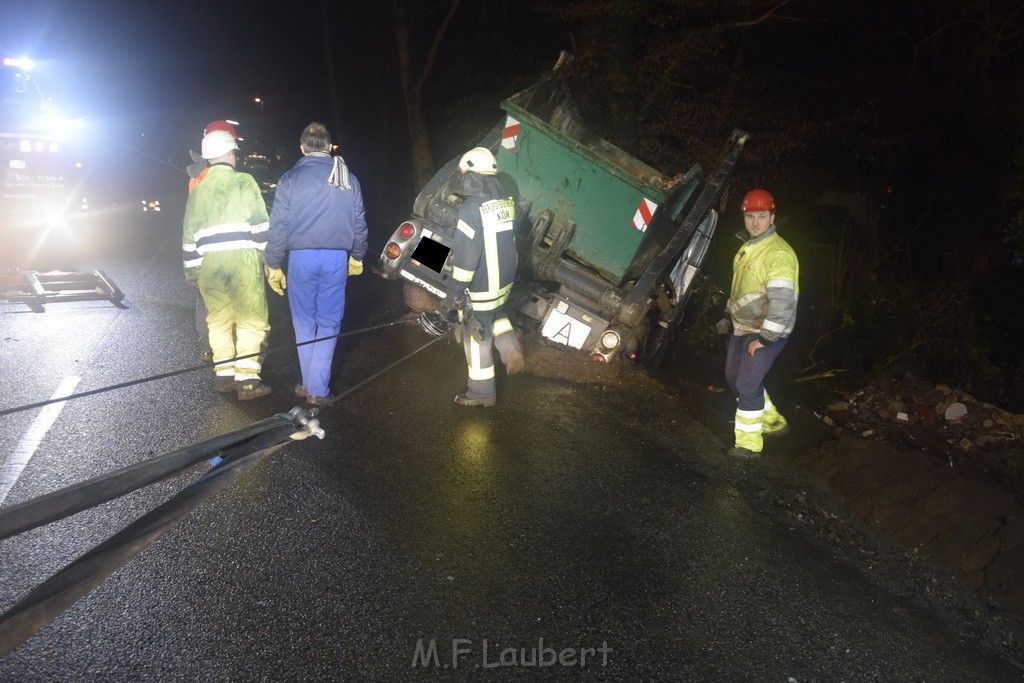 Container LKW umgestuerzt Koeln Brueck Bruecker- Dellbruecker Mauspfad P363.JPG - Miklos Laubert